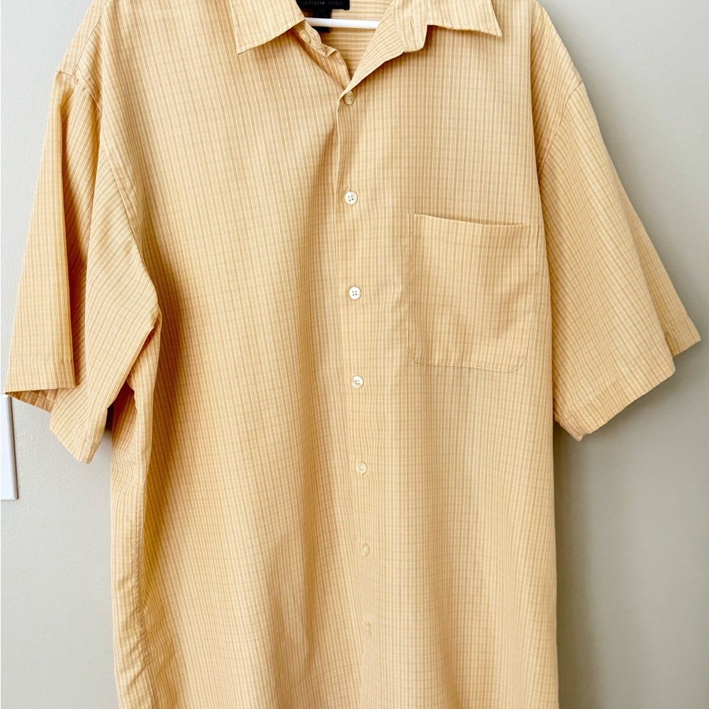 Men's XLT short sleeved shirts LIKE NEW